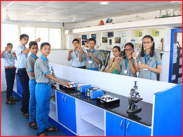 SCIENCE LAB - STUDENT PERFORM  THEIR PRACTICALS